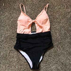 Cupshe one-piece swimsuit!